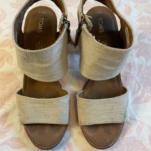 Tom’s, 8.5, heel sandal.